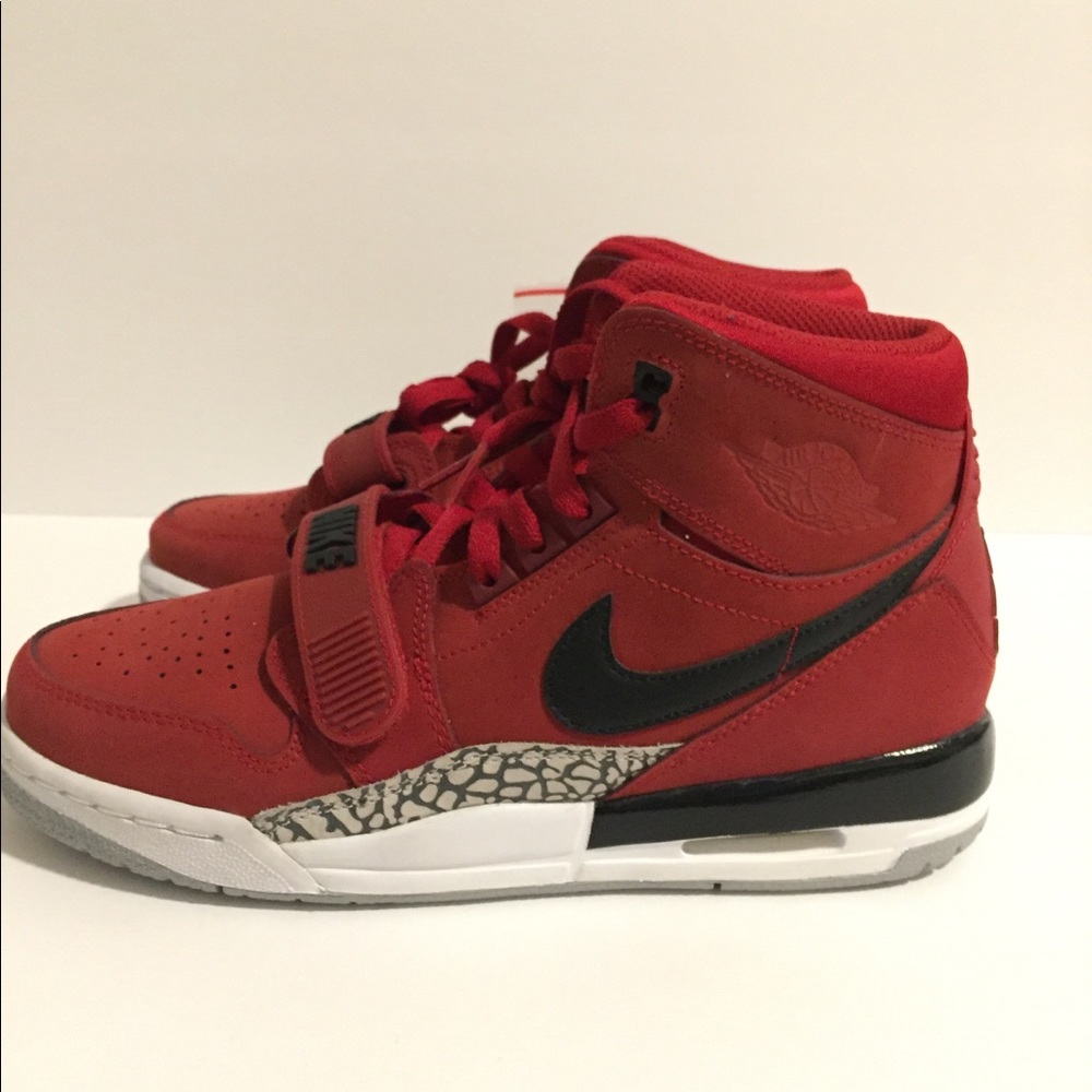 Nike Air Jordan Legacy 312 (GS)Varsity Size 5.5Y
